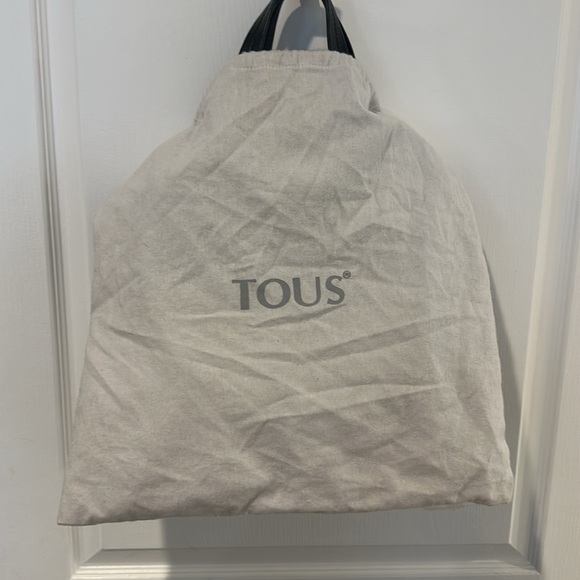 Tous Elegant Black Leather Handbag - Picture 13 of 13